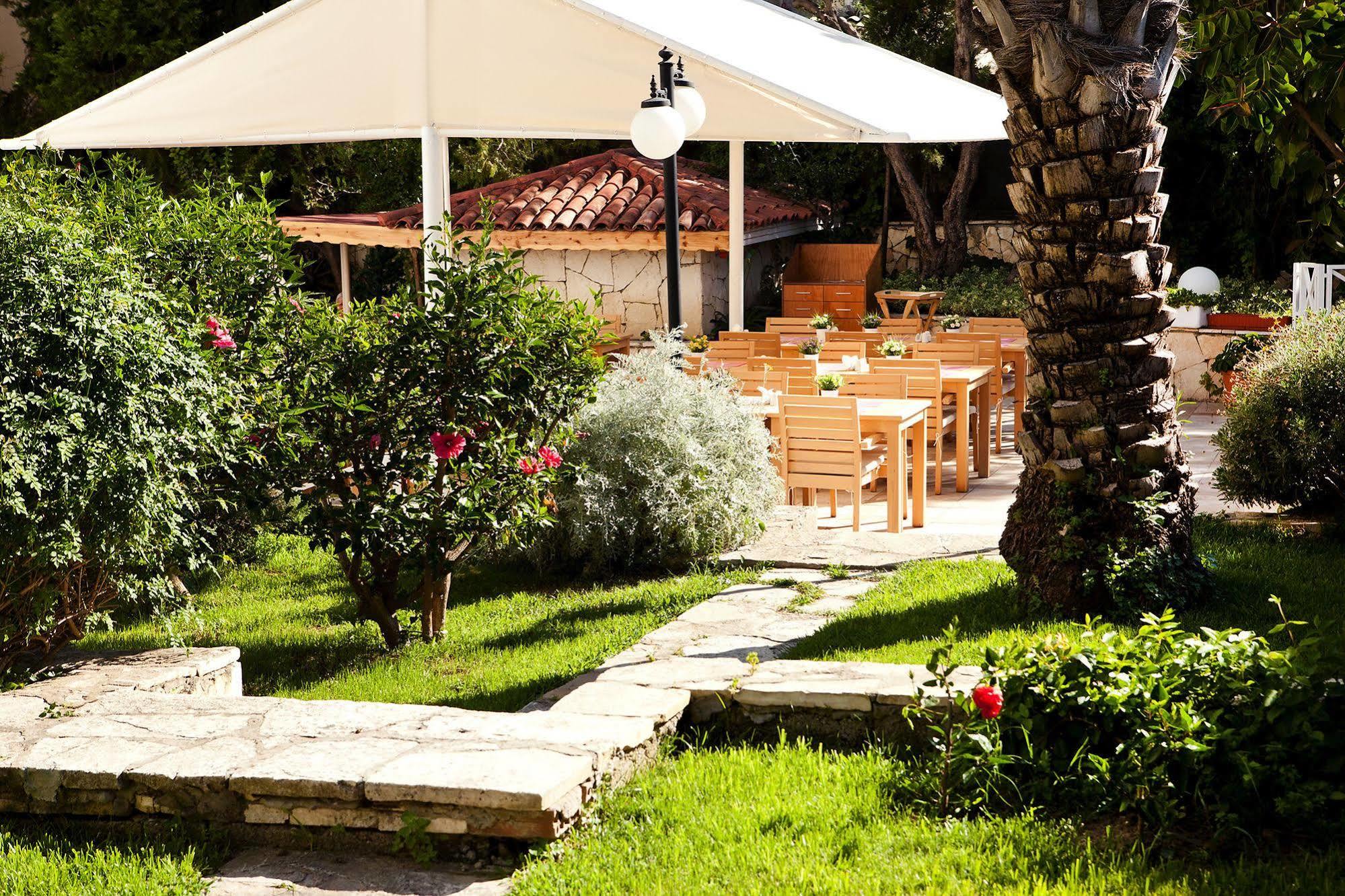 Villa Adora Beach Side Luaran gambar
